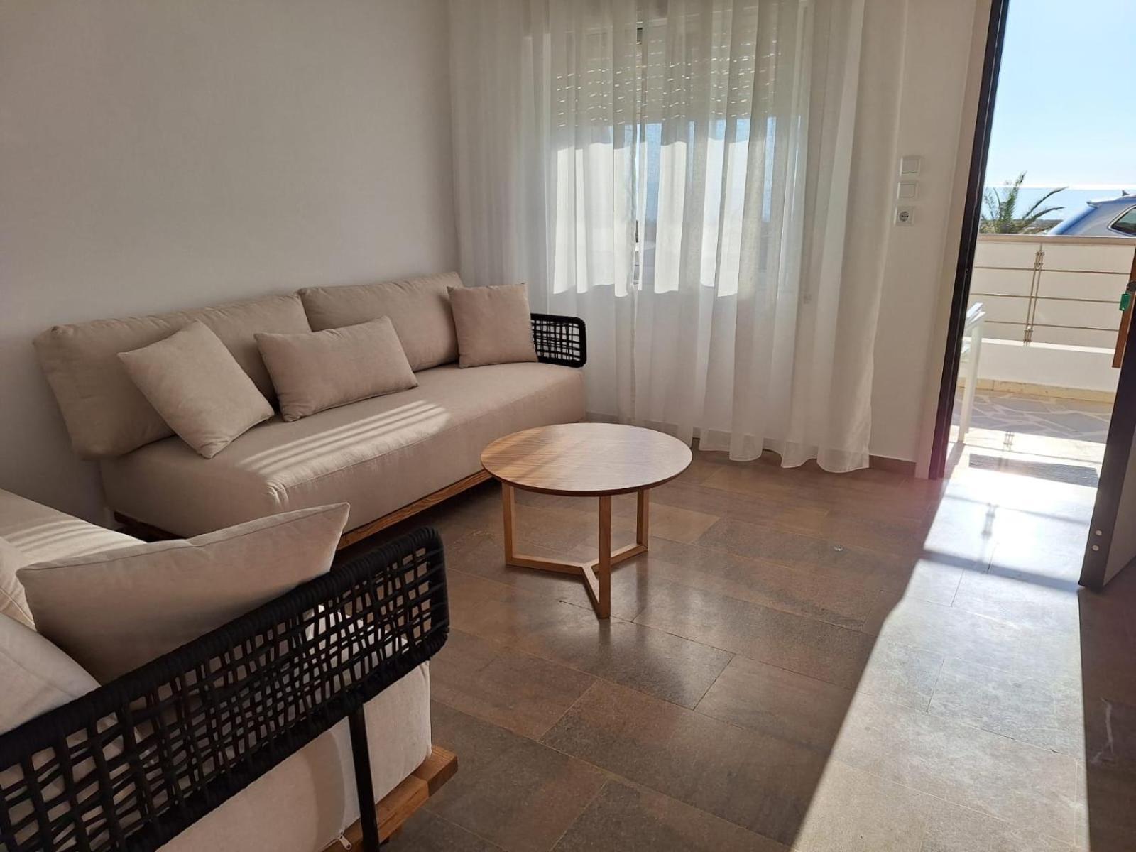 Spiti Sto Aigaio * Agia Anna (Evia)